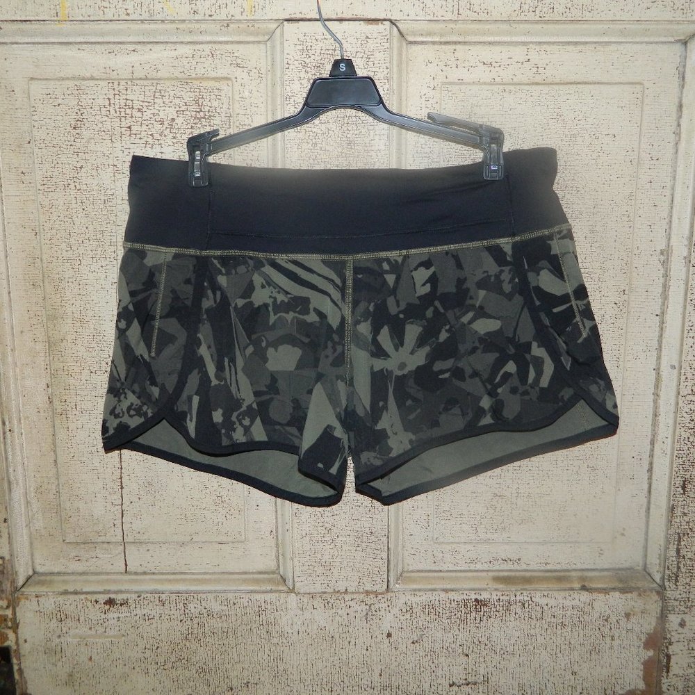Lululemon Speed Running 4" Shorts Camo Womens Size 8 (K-53)